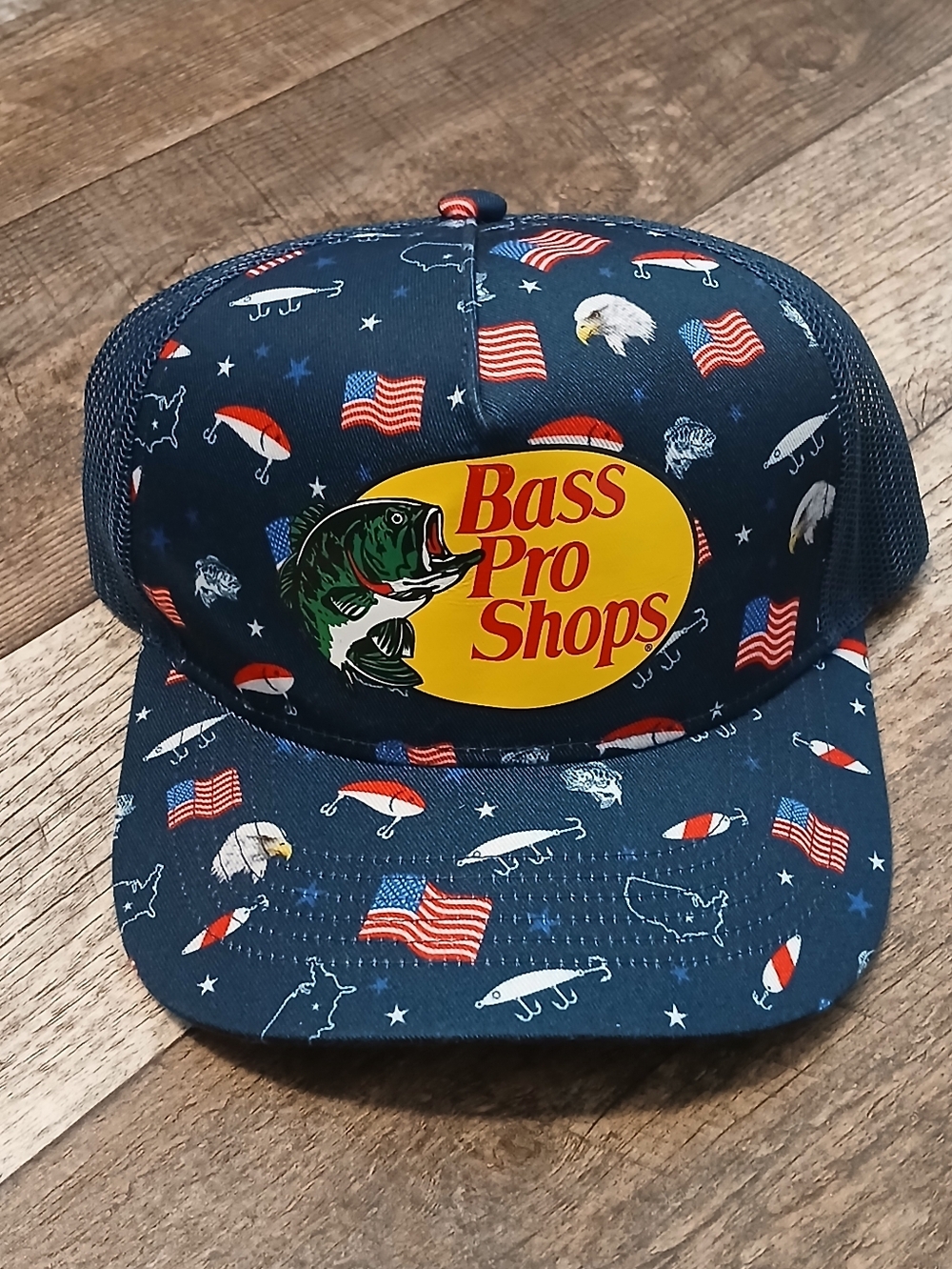 NWT Bass Pro Shops Navy Patriotic Fish Print Trucker Hat